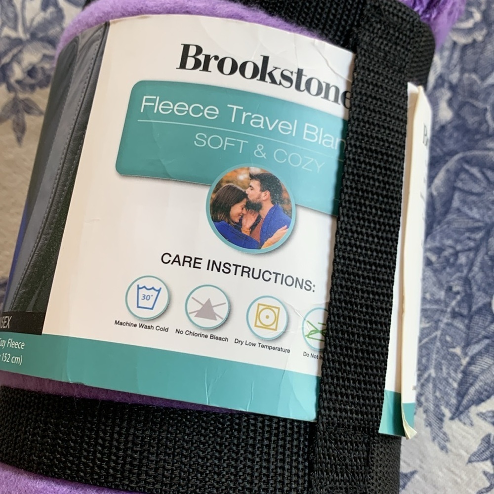 Brookstone Fleece Travel Blanket Soft Large 50" x 60” Purple Throw Car NWT - Picture 3 of 6